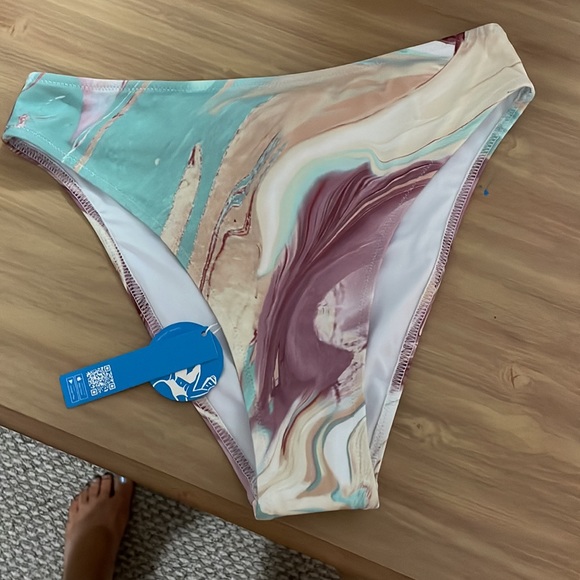 Cupshe Marble Bikini Set - Picture 10 of 13